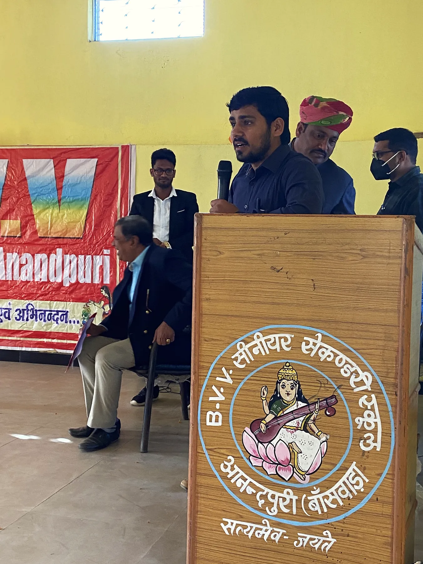 A speech at the B.V.V. podium